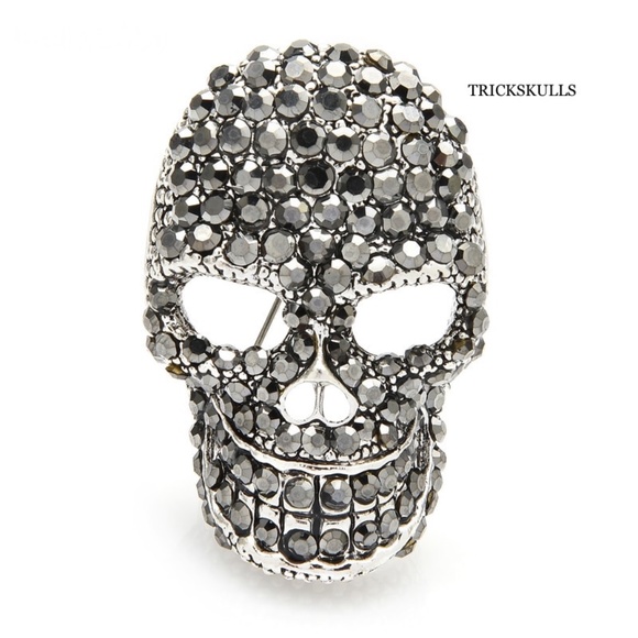 Dark Silver Iced Smiling Skull Pendant Brooch Modern Punk Gothic New & Sealed! - Picture 6 of 6